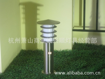 光影中的自然韵味——景观公园用不锈钢草坪灯XS-1074介绍